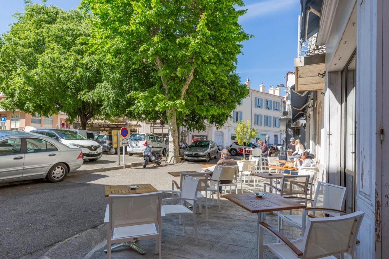 Place Amiral Barnaud Antibes Buitenkant foto